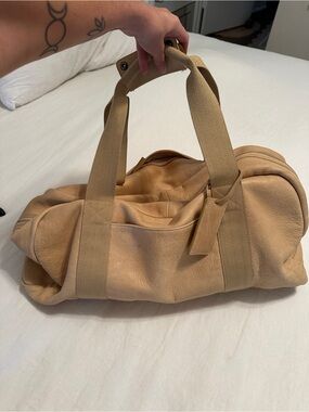 Men or Women’s Tan Leather Weekend Duffel Bag